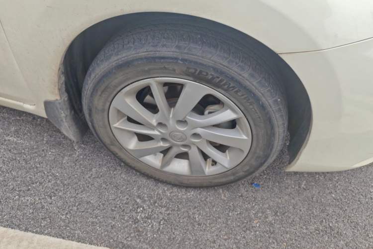 Used Nissan Tiida 2016 1.6L CVT Cool Dynamic Edition Exterior 4