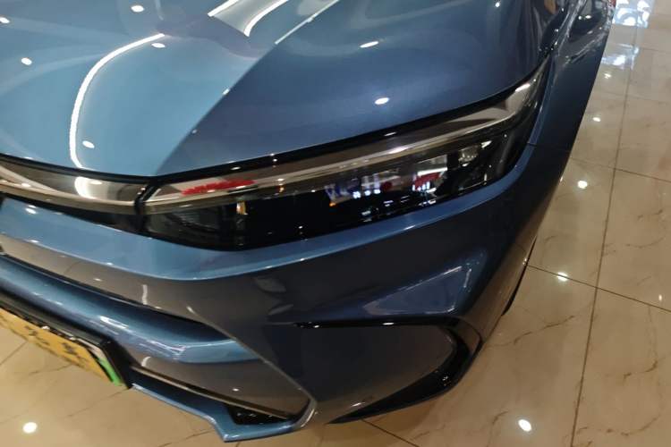 Used Honda Breeze 2023 eHEV Four-Wheel Drive Supreme Edition
