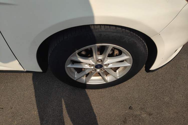 Used Ford Focus 2015 Hatchback 1.6L Automatic Fashion Edition
