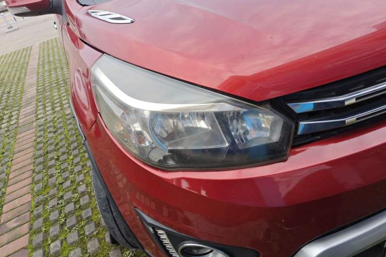 Used Haval H1 2016 Red Label 1.5L AMT Comfort Model Right Front Headlight