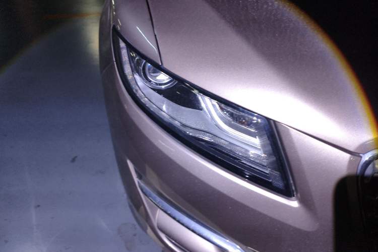 Used Lincoln MKC 2019 2.0T Two-Wheel Drive Luxury Edition China VI Standard Right Front Headlight