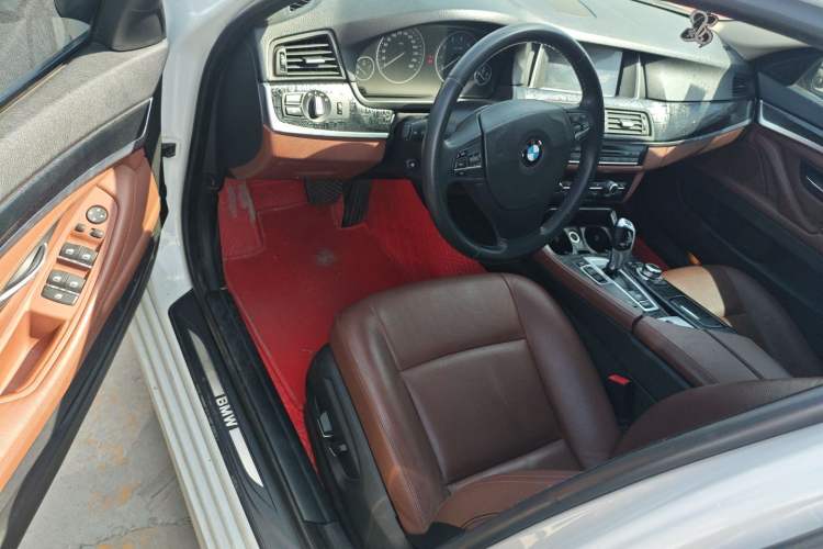 Used BMW 5 Series 2014 525Li Leading Model
