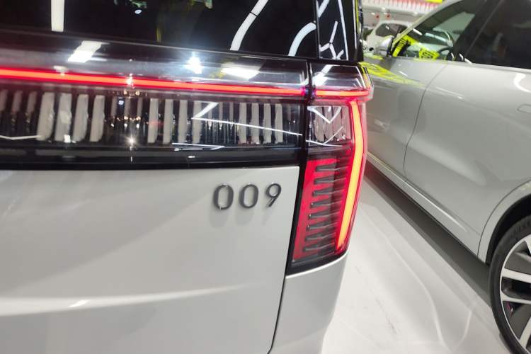 Used Zeekr 009 2022 WE Edition