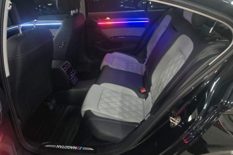 Used Volkswagen Magotan 2023 2 Million Units Limited Edition 330TSI DSG Leading Version Left Rear Seat