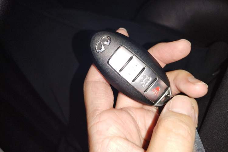 Used Infiniti Q70 2015 Q70L 2.5L Elite Edition Vehicle Key