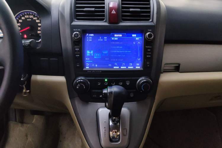 Used Honda CR-V 2010 2.0L automatic two-wheel drive urban version Audio And AC Panel