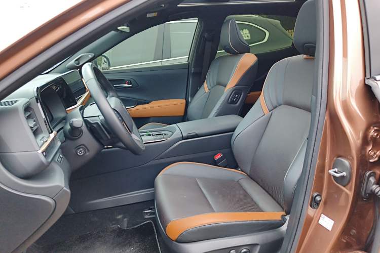 Used Toyota Crown 2023 2.4T SportCross HEV Four-Wheel Drive Ultimate Edition Left Front Seat