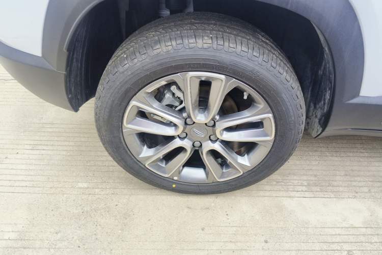 Used Geely Auto icon 2026 Model Chocolate 1.5TD Pure & Refined Edition Right Rear Wheel Hub