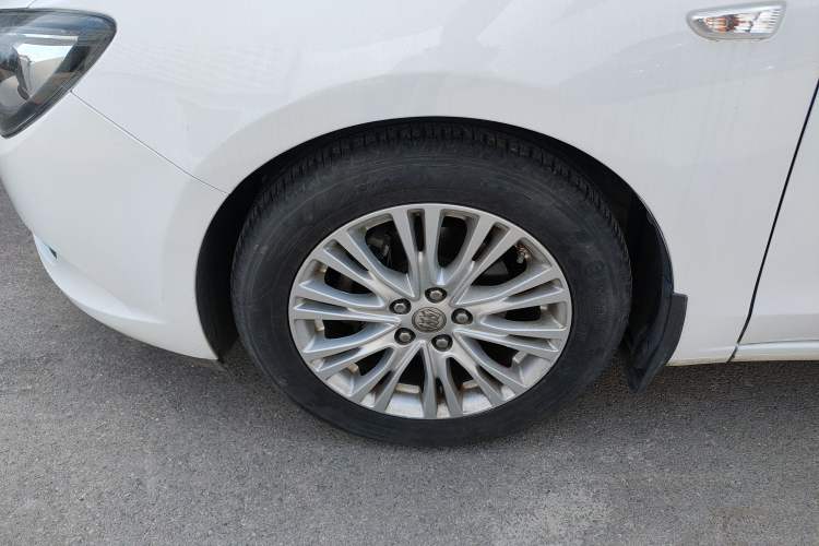 Used Buick GT 2015 15N Manual Luxury Version Left Front Wheel Hub
