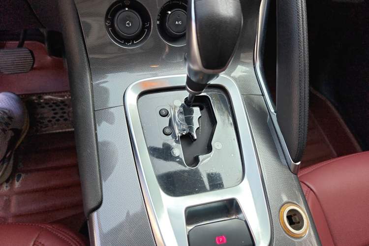 Used Peugeot 3008 2016 1.6THP Automatic Classic Edition Gear Lever