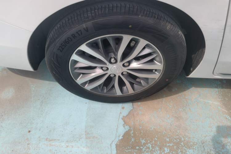 Used Buick GL8 2023 ES Lu Zun Comfort Model Exterior 5