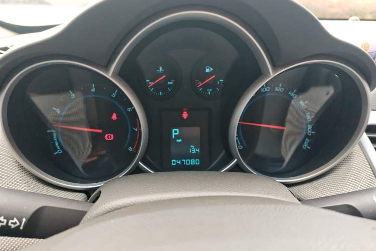 Used Chevrolet Cruze 2013 1.6L SE AT Instrument Cluster