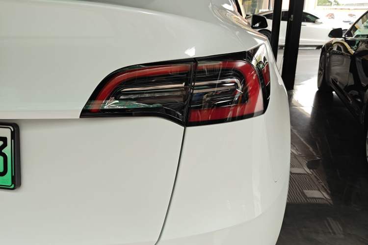 Used Tesla Model Y 2024 Rear-Wheel-Drive Version Right Rear Taillight
