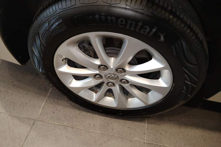 Used Buick GL8 2017 ES 28T Premium Version China V Standard Right Rear Wheel Hub