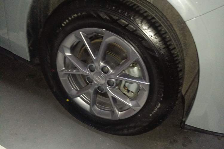 Used Geely Galaxy L6 2025 EM-i 60km Exploration Edition Right Front Wheel Hub