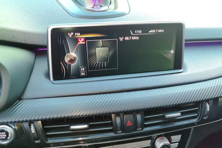 Used BMW X5  Audio And AC Panel