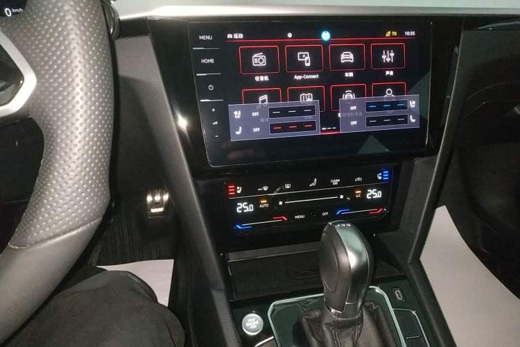 Used Volkswagen FAW-Volkswagen CC 2025 380TSI Striking All-Inclusive Edition Audio And AC Panel