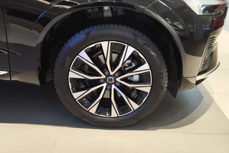 Used Volvo XC60 2025 B5 Four-Wheel Drive Smart & Advanced Luxury Edition