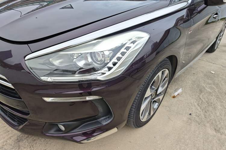 Used DS 5 2014 1.6T Luxury Edition THP200
