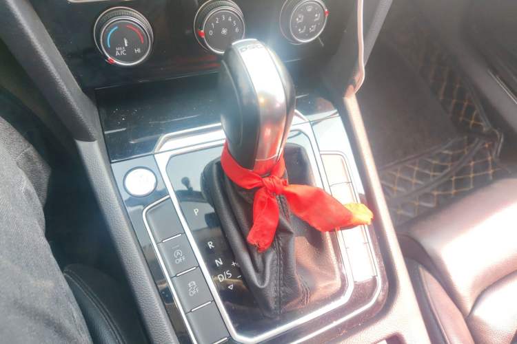 Used Volkswagen Magotan 2017 330TSI DSG Leading Model
