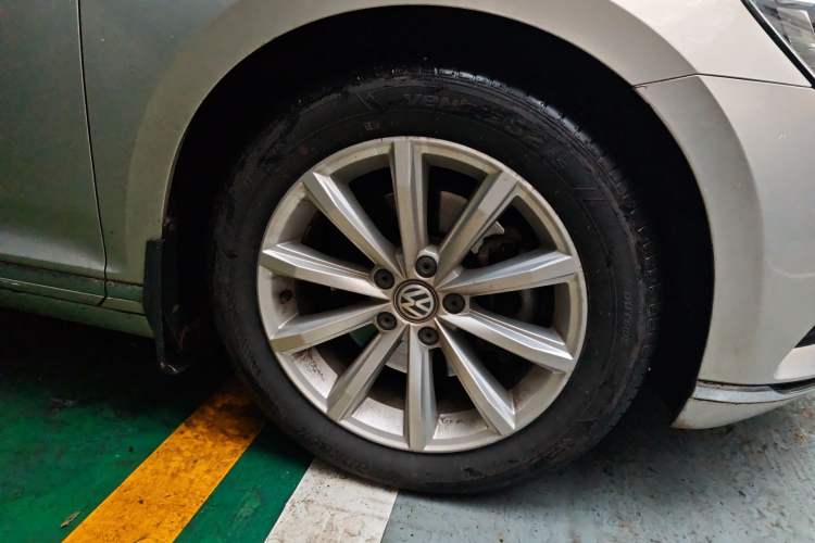 Used Volkswagen Magotan 2018 330TSI DSG Advanced Model
