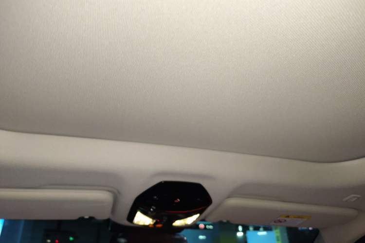 Used BMW 7 Series 2023 735Li Luxury Package
