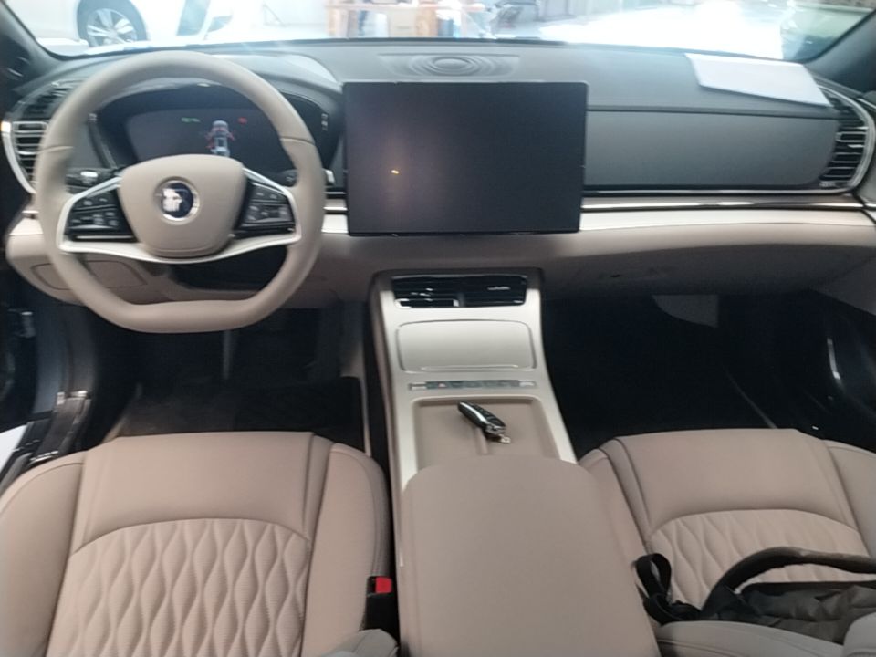 BYD Han 2025 DM-i Intelligent Driving Edition 245KM Prestigious Edition — снимка 12