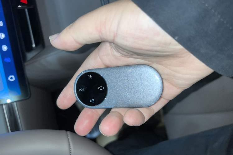 Used Hima Luxeed R7 2024 All-Electric 802 km Max Interior 1