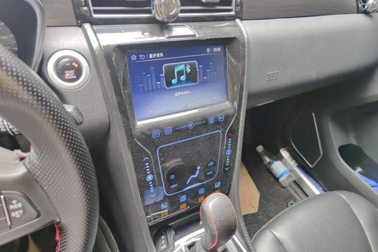 Used JMC Yusheng S330 2016 1.5L GTDi Automatic Two-Wheel Drive Flagship Edition Audio And AC Panel