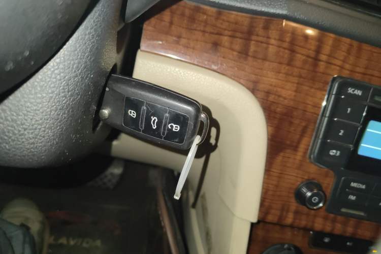 Used Volkswagen Lavida 2013 Restyled Classic 1.6L Automatic Comfort Edition Vehicle Key