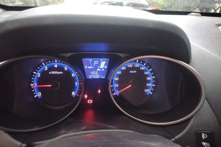 Used Hyundai ix35 2013 2.0L Automatic Two-Wheel Drive Smart GLS China IV Standard