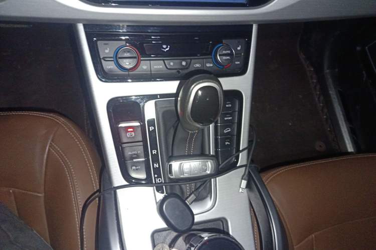 Used Geely Auto Emgrand X7 Sport 2016 1.8TD Automatic ZhiZun Version