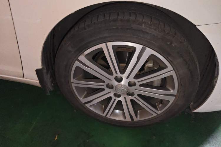 Used Peugeot 408 2016 1.6T Automatic Luxury Edition Right Front Wheel Hub
