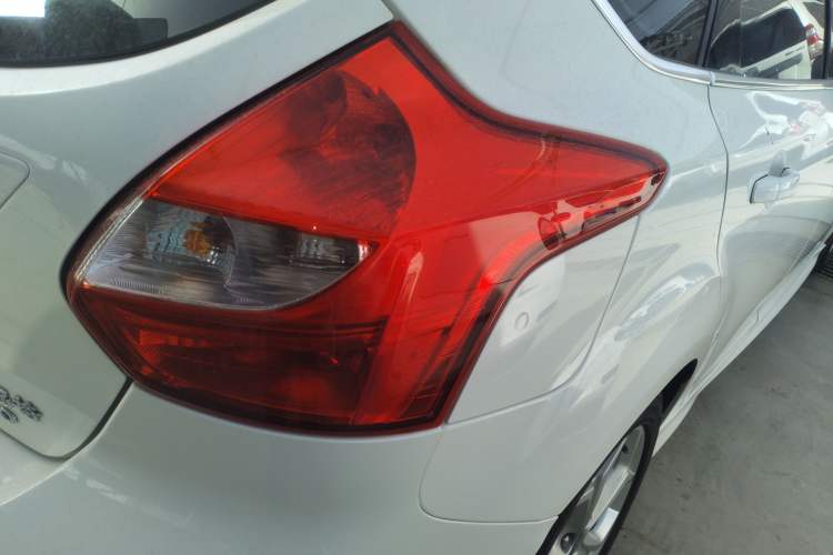 Used Ford Focus 2012 Hatchback 2.0L Automatic Luxury Sport Model
