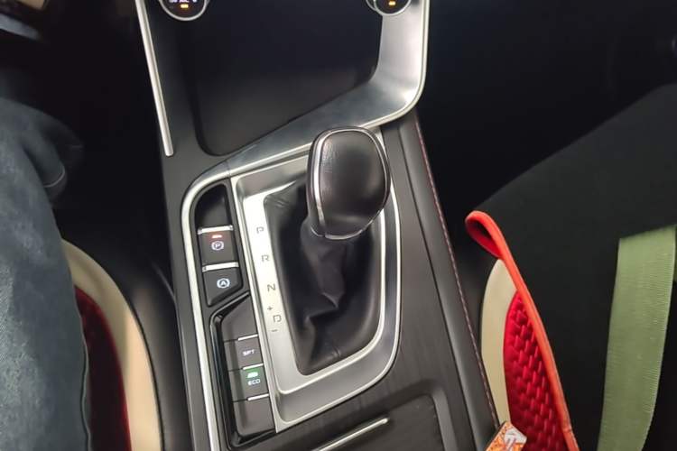 Ojetý Geely Auto Binray 2020 1.4T CVT Asian Games Edition