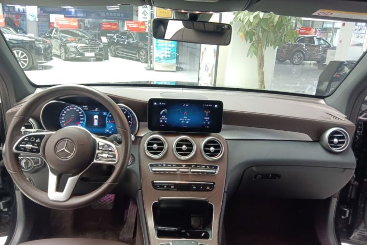 Used Mercedes-Benz GLC 2021 GLC 260 L 4MATIC Luxury Model Center Console