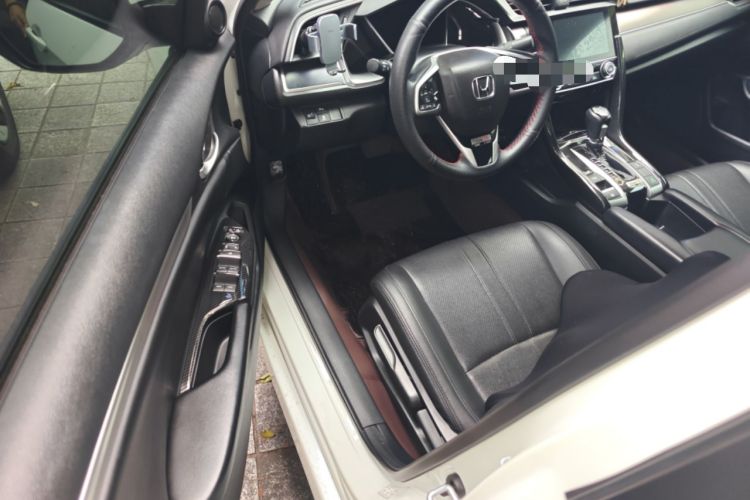 Used Honda Civic 2016 220TURBO CVT Luxury Edition Driver Seat