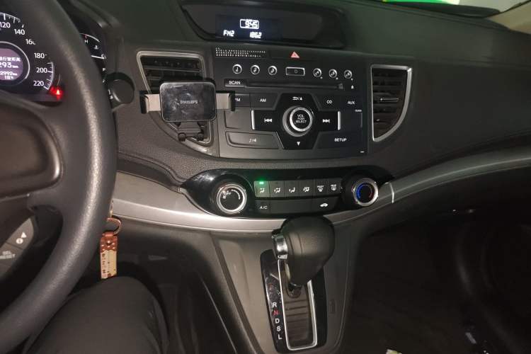 Used Honda CR-V 2016 2.0L two-wheel drive Urban Edition Audio And AC Panel