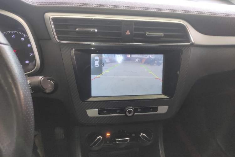 Used MG ZS 2017 1.5L Automatic Elite Edition Audio And AC Panel