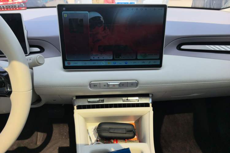 Used MG 4 EV 2026 Model 437 Freedom Edition Audio And AC Panel