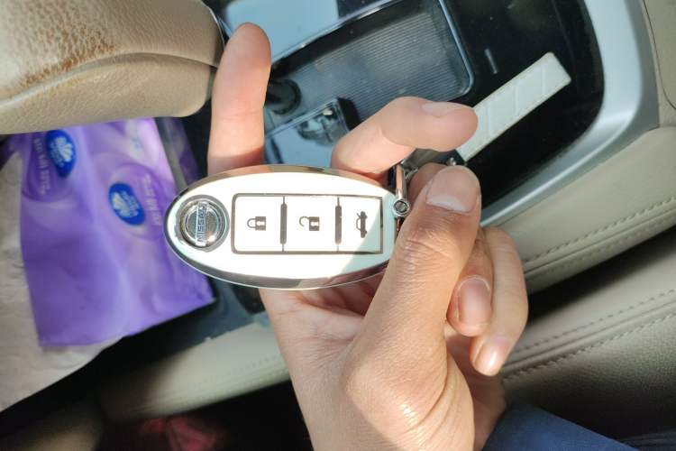 Used Nissan X-Trail 2014 2.5L CVT Luxury Edition 4WD Vehicle Key