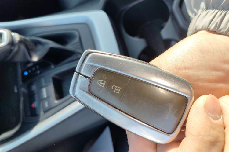 Used Toyota RAV4 2023 2.0L CVT Two-Wheel Drive 20th Anniversary Platinum Edition