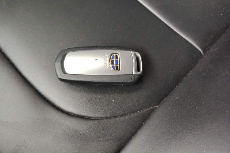 Used Geely Auto Emgrand New Energy 2021 EV Pro Extended Range Model Vehicle Key