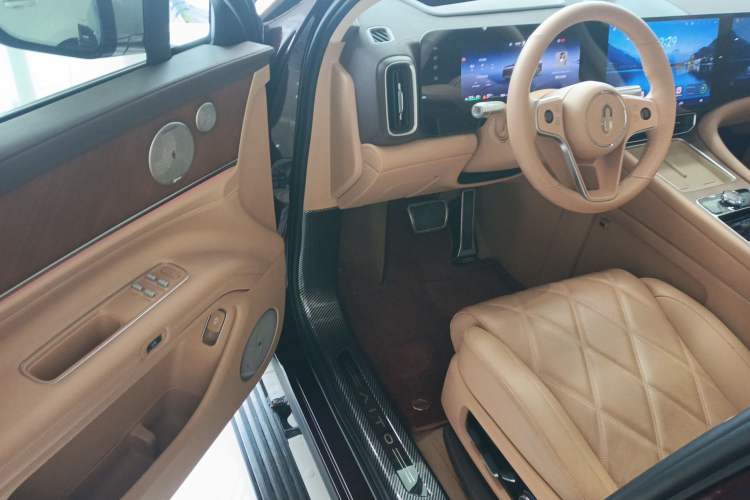 Used Hima AITO M9 2025 Extended-Range Ultra Version 52 kWh 6-Seater Driver Seat