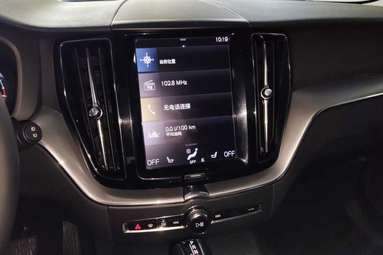 Used Volvo XC60 2019 T5 4x4 Smart & Dynamic Sport Edition China VI Standard