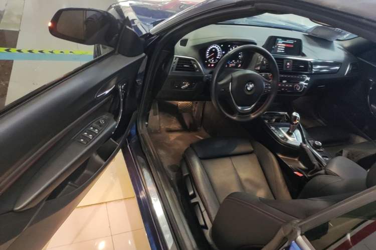 Used BMW 2 Series 2018 220i Convertible Coupe Sports Design Package Driver Seat