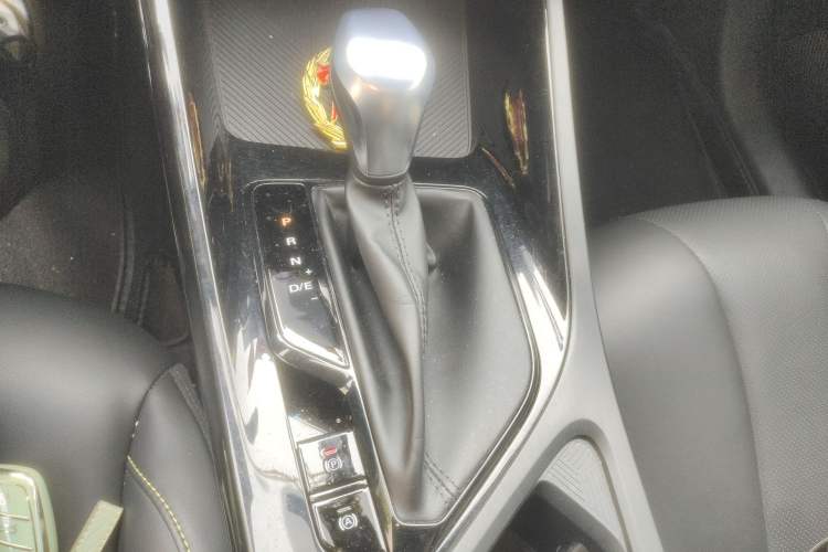 Used Roewe i5 2021 1.5L CVT Diamond Edition Gear Lever