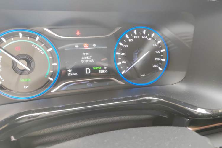 Used AION S 2023 Meizu 580 Lithium Iron Phosphate Odometer Close Up