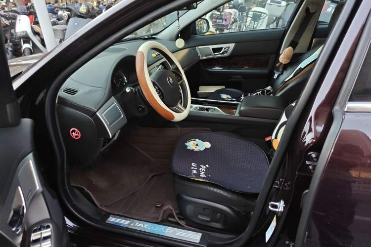 Used Jaguar XF 2013 XF 2.0T Cambridge Limited Edition
