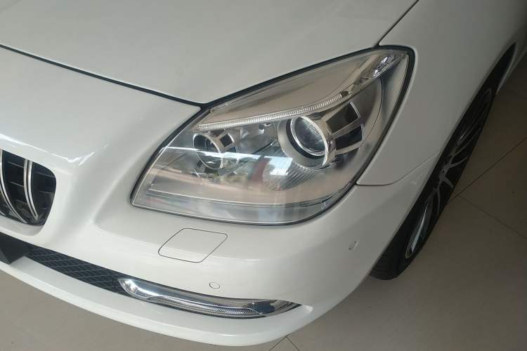 Used Mercedes-Benz SLK-Class 2011 SLK 200 Fashion Model
